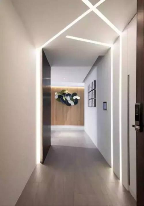 Можно ли установить световые линии на натяжной потолок. Что такое парящая линия