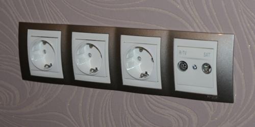 Схема подключения двойной розетки с заземлением и без земли. Схема подключения двойной розетки 02