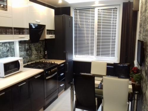 Комбинирование обоев на кухне. Как скомбинировать обои двух видов на кухне?