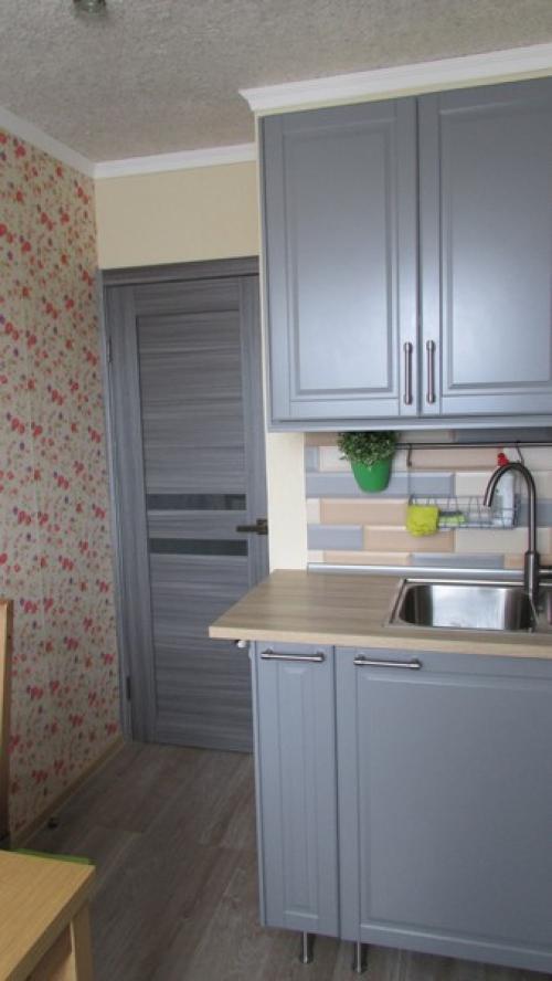 Комбинирование обоев на кухне. Как скомбинировать обои двух видов на кухне?