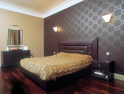 Обои в рамке в спальне. Красивые обои в спальню: виды и способы комбинирования