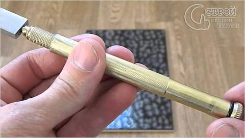 Как пользоваться плиткорезом ручным. Как правильно резать плитку ручным плиткорезом 04