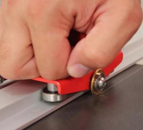 Как отрезать плитку без плиткореза и стеклореза. Использование стеклореза