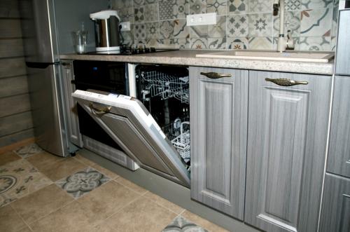 Установка встраиваемой посудомоечной машины самсунг. Установка посудомоечной машины в готовую кухню: 6 шагов монтажа+видеоинструкция