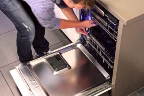 Куда поставить посудомоечную машину, если нет места. Расположение посудомоечной машины на кухне — все, что вы должны знать о монтаже