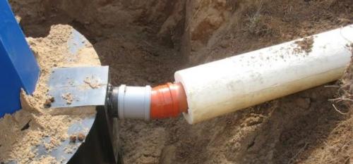 Нужно ли утеплять канализационную трубу под домом.  Способы защиты труб от промерзания