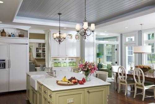 Потолок из пвх-панелей на кухне. Реечный или панельный потолок стоит выбрать на кухню?