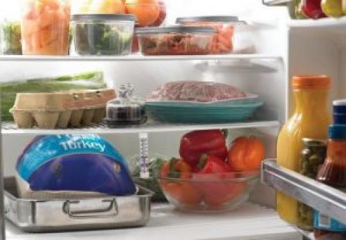 Как убрать запах из холодильника народные средства. Как устранить неприятный запах в холодильнике