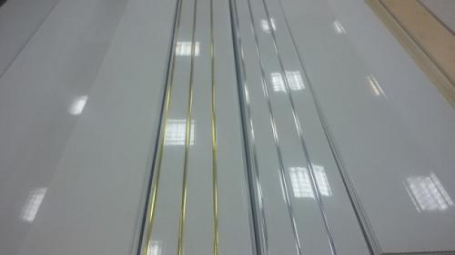 Потолок из панелей в комнате. Обзор видов и моделей панелей для потолка