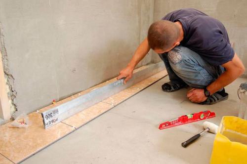 Что нужно для укладки плитки на пол. Укладка кафеля