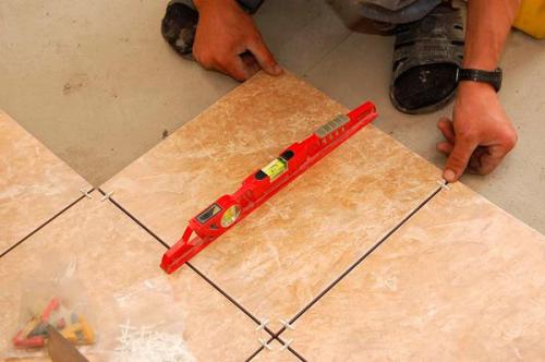 Что нужно для укладки плитки на пол. Укладка кафеля