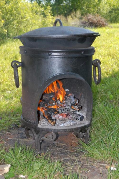 Из чего можно сделать печь для казана. Чугунная печь под казан
