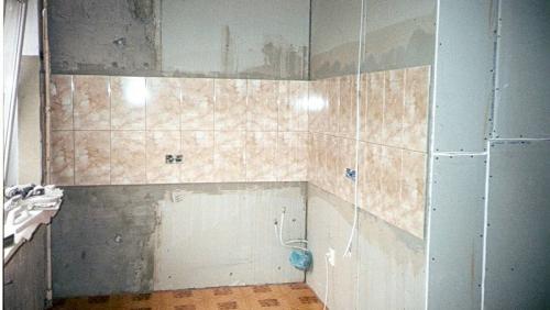 Как положить плитку на стену в кухне. Как положить плитку на кухне