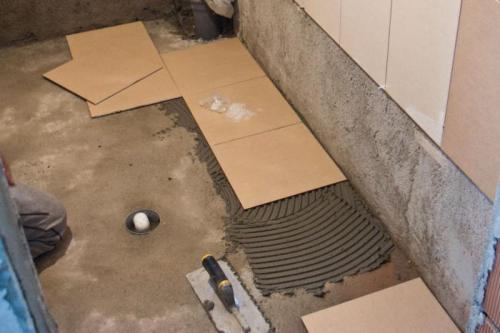 Укладка плитки на пол своими руками. Материалы и необходимый инструмент 02 Укладка плитки на пол своими руками. Материалы и необходимый инструмент 02