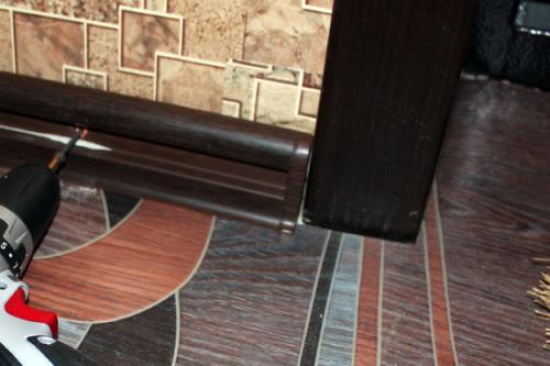 Какие советы и рекомендации можно дать по установке пластиковой плинтушки на ламинатный пол. Как правильно крепить напольный пластиковый плинтус