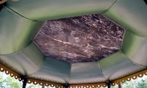 Потолок из ткани в беседке. Чем обшить потолок в беседке