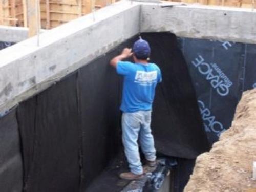 Нужна ли гидроизоляция фундамента. Гидроизоляция ленточного фундамента: Технология и материалы 13