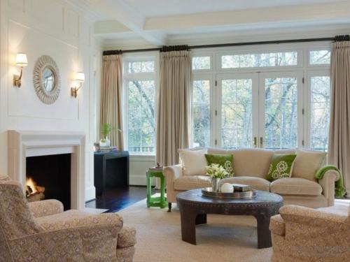 Двойные шторы коричневые и бежевые. Выгодные бежевые комбинации в гостиной