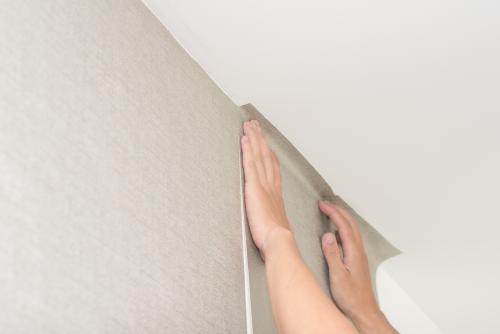 Как правильно поклеить обои в углах помещения. Особенности поклейки в углах 02