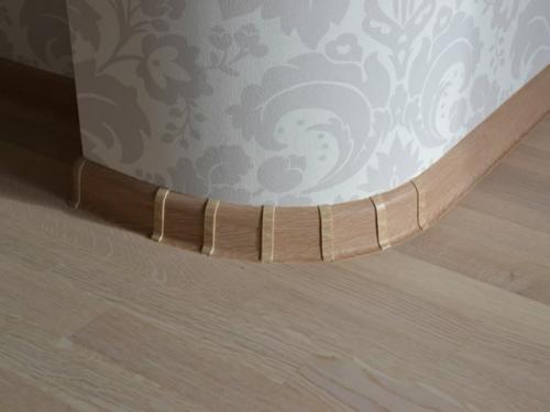 Просто и быстро: монтаж пластикового напольного плинтуса 05