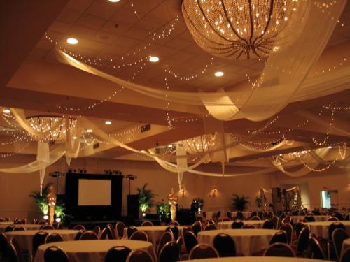 Как задрапировать потолок. Какую ткань лучше выбрать?