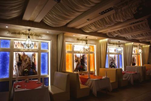 Как задрапировать потолок. Какую ткань лучше выбрать?