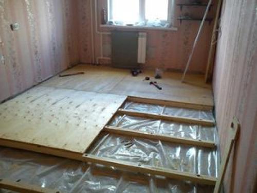 Деревянные полы по бетонному основанию в частном доме. Процесс заливки 02 Деревянные полы по бетонному основанию в частном доме. Процесс заливки 02