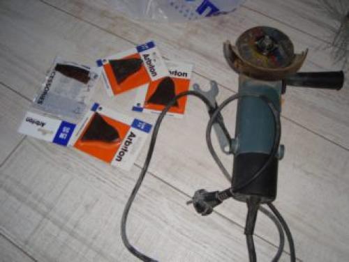 Увеличьте эстетику и функциональность вашей комнаты с правильным монтажом ПВХ плинтуса 05