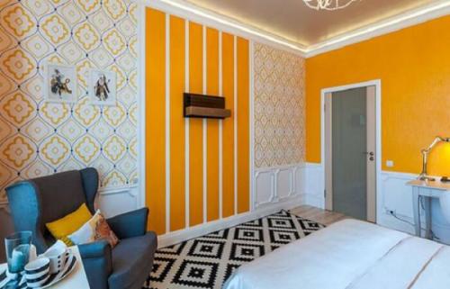 Как клеить виниловые обои на флизелиновой основе встык или внахлест. Какие обои нельзя клеить в стык, а какие в нахлест