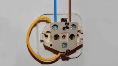 Какие риски возникают при отсутствии заземления. Как проверить розетки