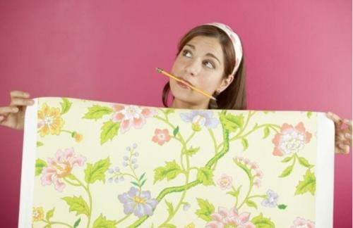 Откуда начинать клеить обои, чтобы не было видно стыков. Откуда правильно начинать клеить обои в комнате