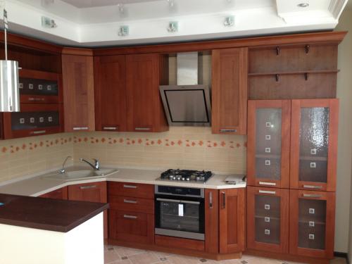 С каким цветом сочетается коричневый в интерьере кухни. Дизайн кухни в коричневом цвете: 60+ реальных фото интерьеров