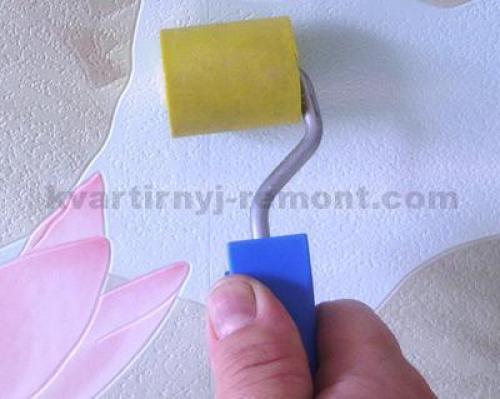 Как клеить флизелиновые обои метровые в углах. Подготовка углов 14