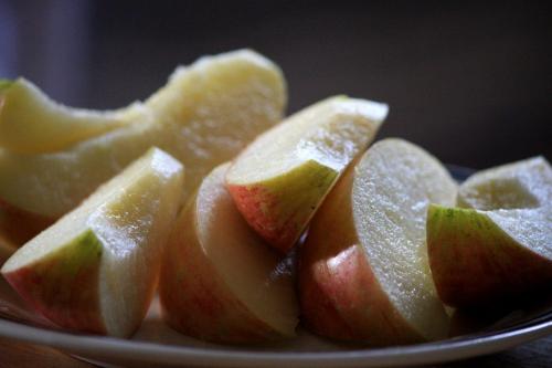 Как убрать запах из холодильника без мытья. Как убрать неприятный запах из холодильника народными средствами