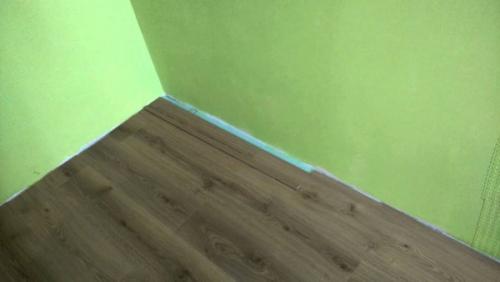 Принципы и методы крепления плинтуса после укладки ламината 02