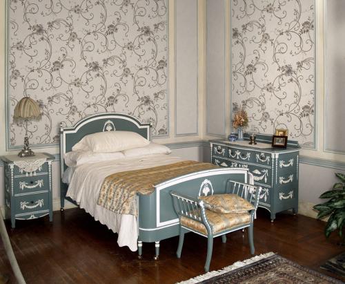 Как правильно клеить виниловые обои на флизелиновой основе. Руководство домашнего мастера: как клеить виниловые обои на флизелиновой основе