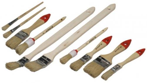 Какие материалы можно использовать для покрытия деревянного плинтуса на полу. Как правильно красить плинтус?