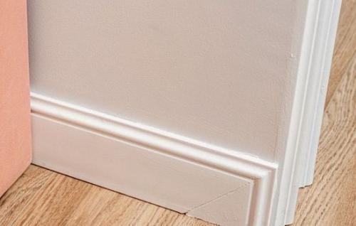 Установка напольных плинтусов: основные принципы и советы 07