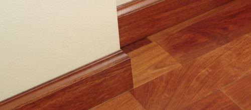 Что такое деревянный плинтус. Преимущества деревянных плинтусов для пола