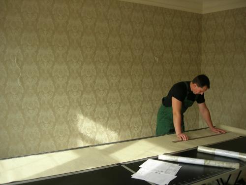 Как клеить флизелиновые обои на старые обои. Можно ли клеить обои поверх обоев