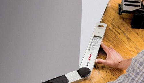 Строительный проект для начинающих: монтаж деревянного плинтуса своими руками 04