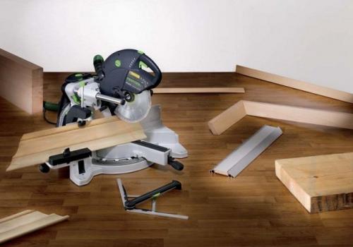 Как правильно измерить и разрезать деревянные доски для плинтуса. Несколько слов об инструментах и материалах