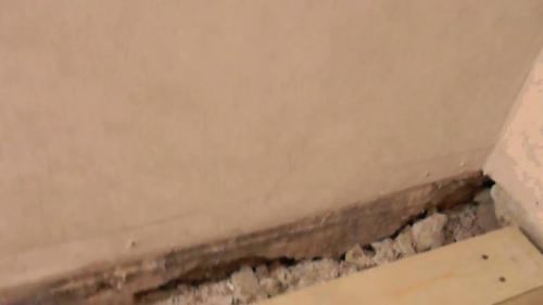 Какие проблемы могут возникнуть при установке высокого пластикового плинтуса на пол и как их решить. 10 признаков того, что плинтусы установлены неправильно