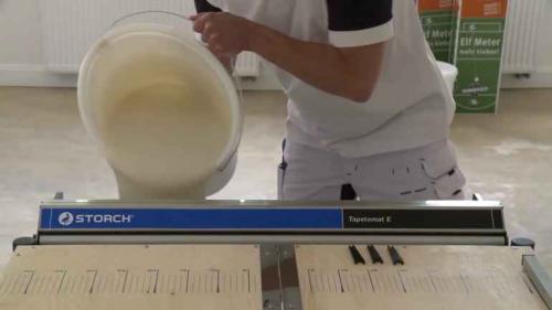 Обои клей на стену. Куда наносить обойный клей: на стену или на полотно обоев