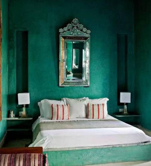 Зеленая спальня с белой мебелью. Какой стиль дизайна выбрать для зеленой спальни?