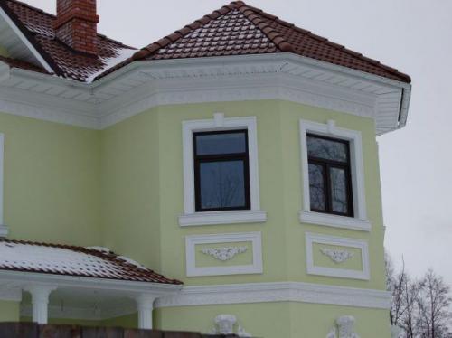 Декоративные накладки на фасад дома. Архитектурные элементы стен фасада