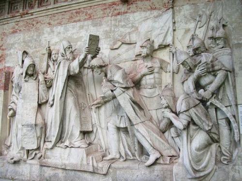 Декоративные накладки на фасад дома. Архитектурные элементы стен фасада