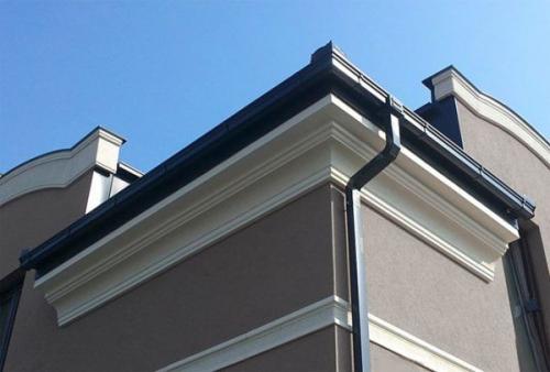 Декоративные накладки на фасад дома. Архитектурные элементы стен фасада