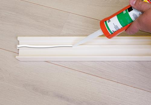 Как правильно приклеить пластиковый плинтус к полу. Подготовка к работе