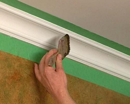 Нужно ли снимать обои под натяжной потолок. Можно ли сделать натяжной потолок, если уже наклеены обои?